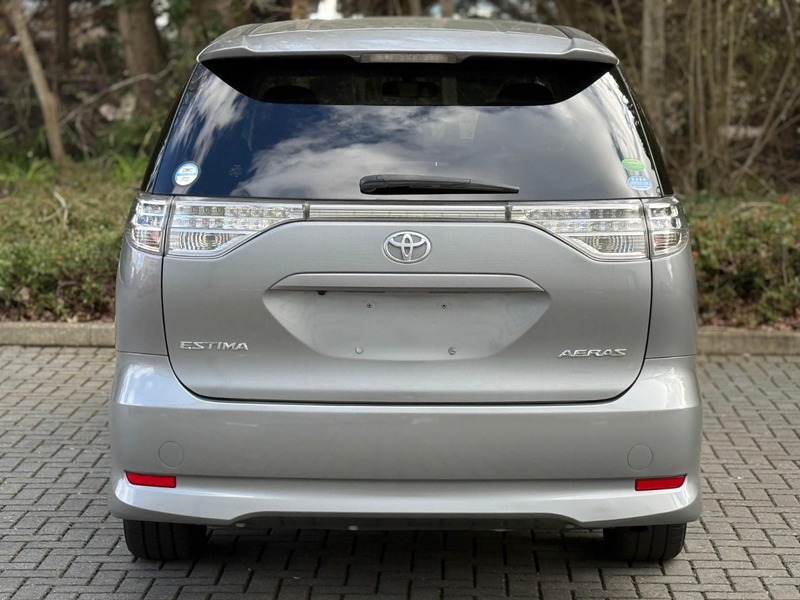 Toyota Estima 2014 | Petrol 2.4L | Exceptionally Clean