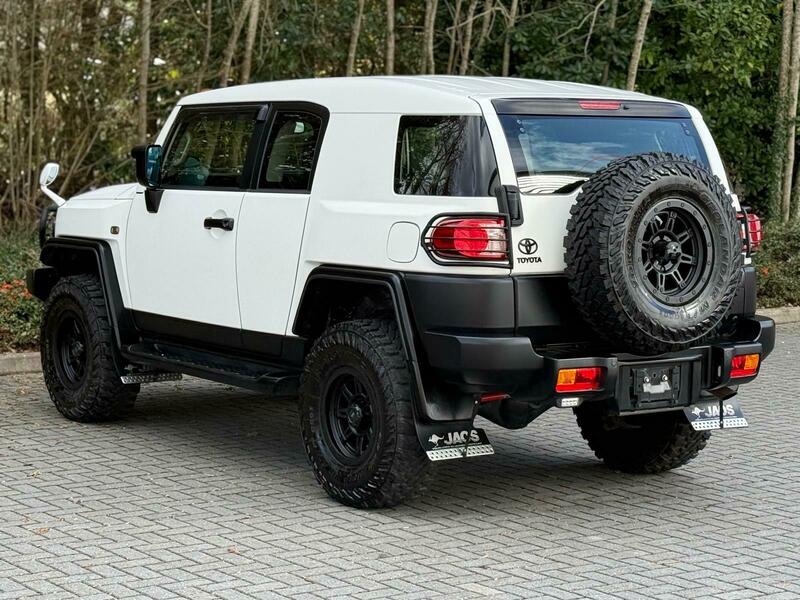 Toyota FJ Cruiser Ultimate Edition- 2014 Matt White