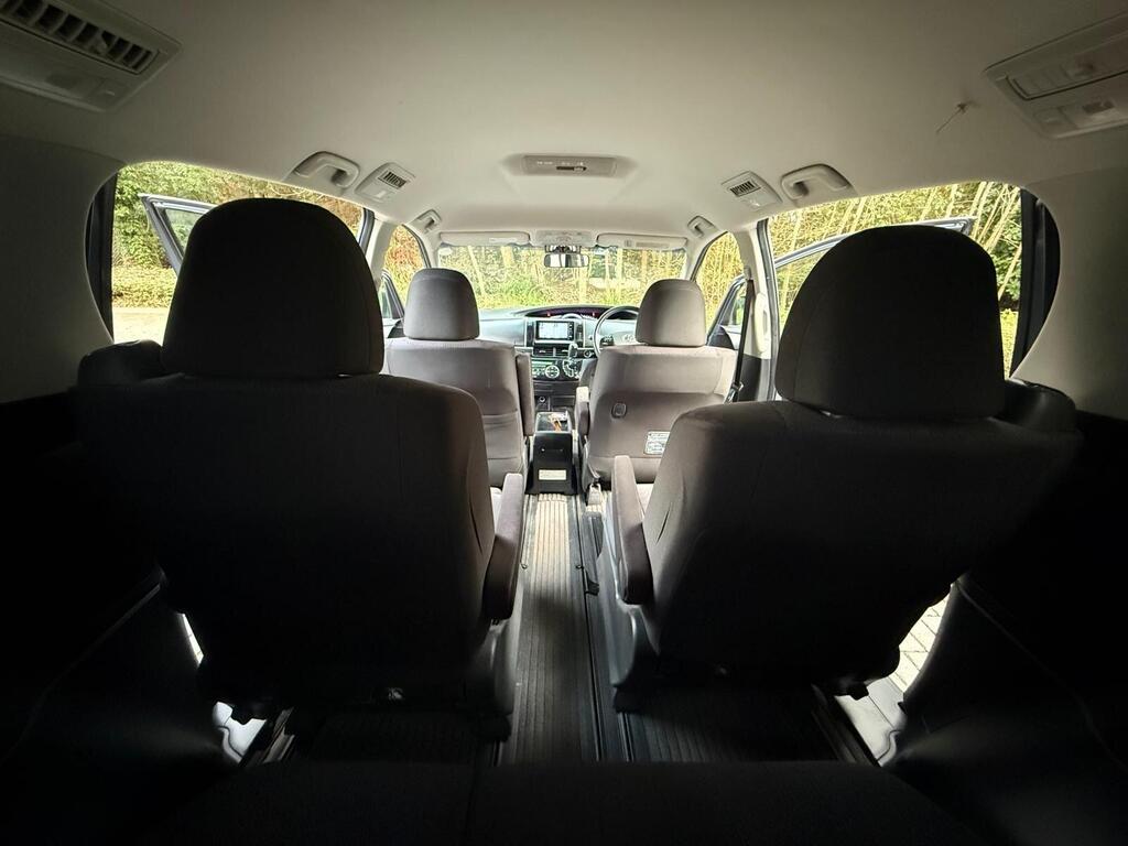 Toyota Estima 2400cc Petrol 7 seater Fresh Import 2014