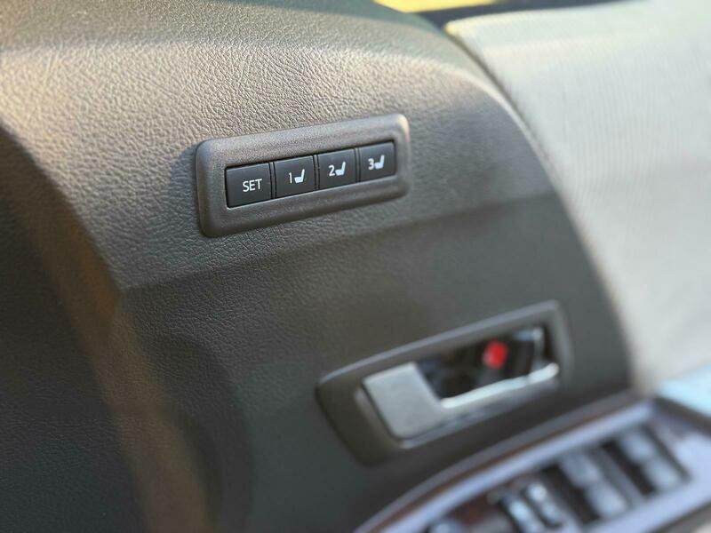 Toyota Vellfire 2013- 2.4Z Edition | Front Recliner