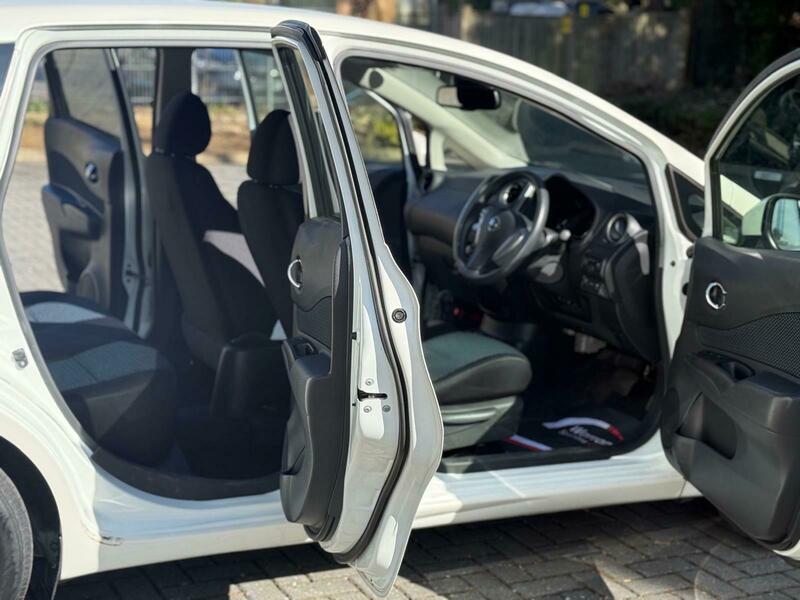 Nissan Note 2016 1.2 DIG-S Acenta Premium Hatchback 5dr Petrol CVT Euro 5 (s/s) (98 p)