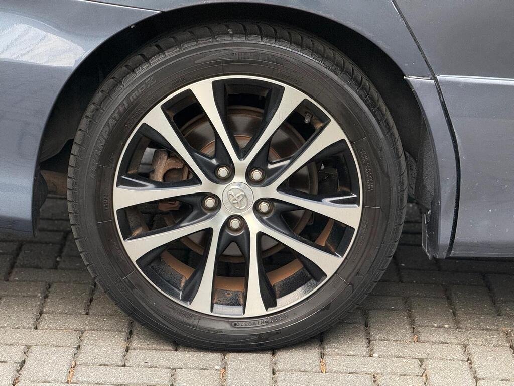 Toyota Estima 2400cc Petrol 7 seater Fresh Import 2014