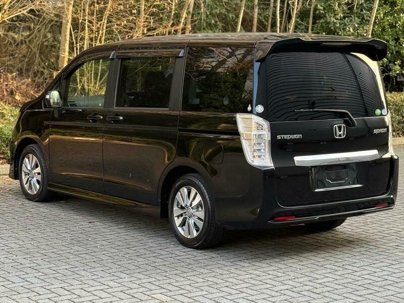 Honda Stepwagon 2013 – Spada