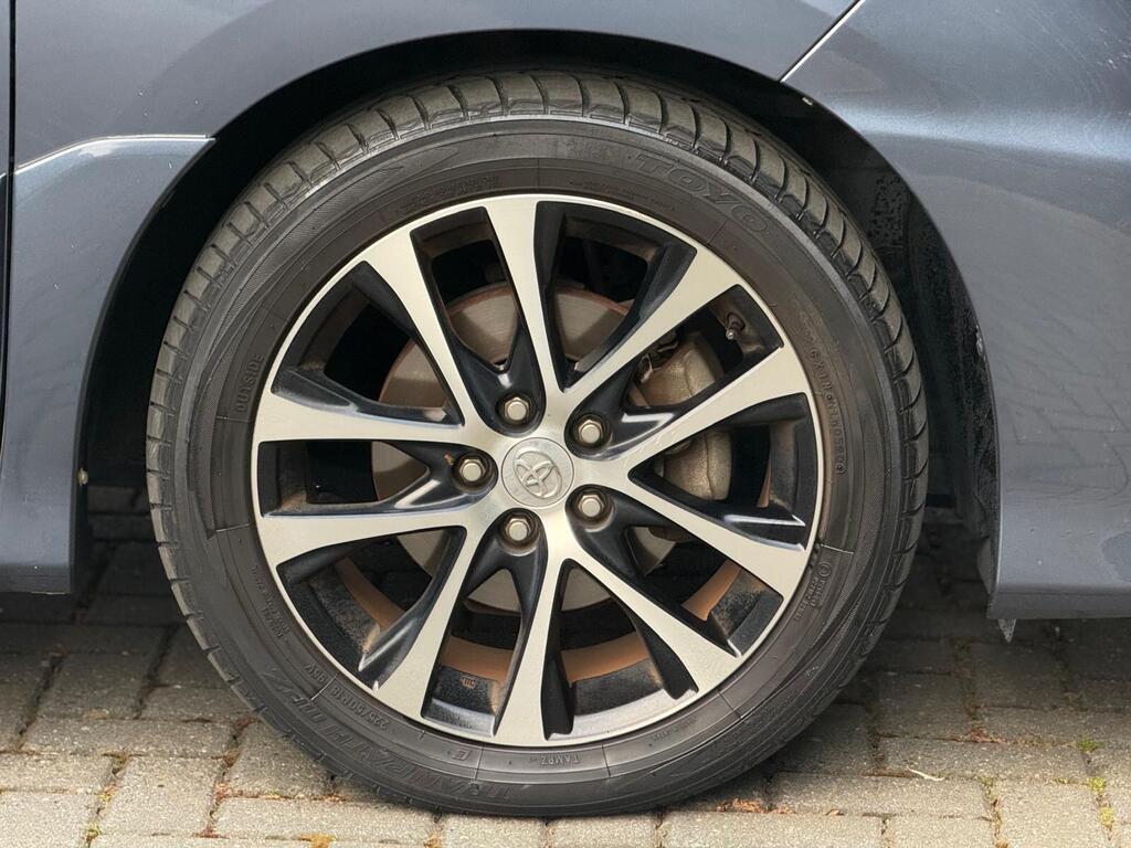 Toyota Estima 2400cc Petrol 7 seater Fresh Import 2014