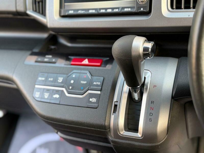 Honda Stepwagon 2013 – Spada