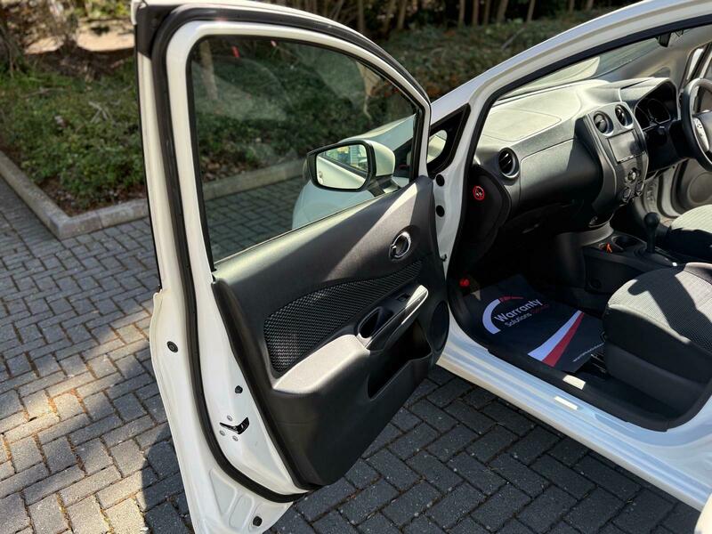 Nissan Note 2016 1.2 DIG-S Acenta Premium Hatchback 5dr Petrol CVT Euro 5 (s/s) (98 p)