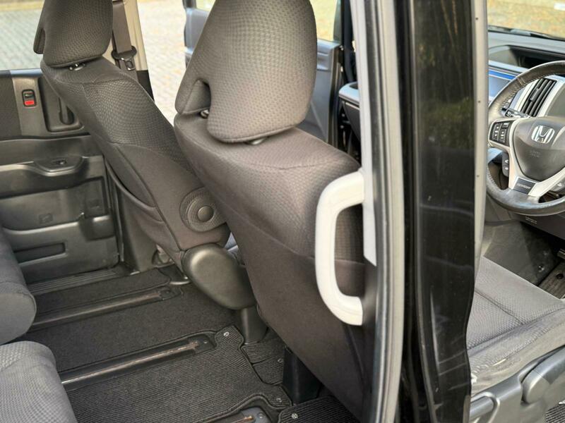 Honda Stepwagon 2013 – Spada