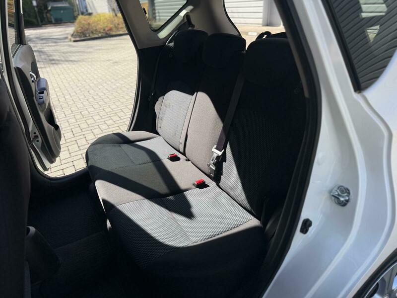 Nissan Note 2016 1.2 DIG-S Acenta Premium Hatchback 5dr Petrol CVT Euro 5 (s/s) (98 p)