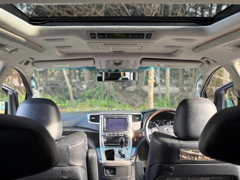 Toyota Alphard Premium Edition- 2013 | Dual Sunroof