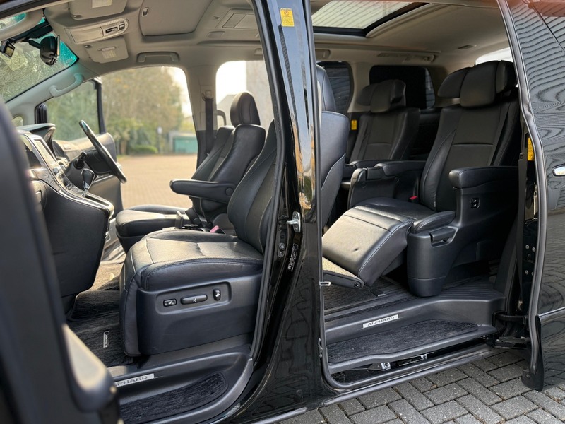Toyota Alphard Premium Edition- 2013 | Dual Sunroof