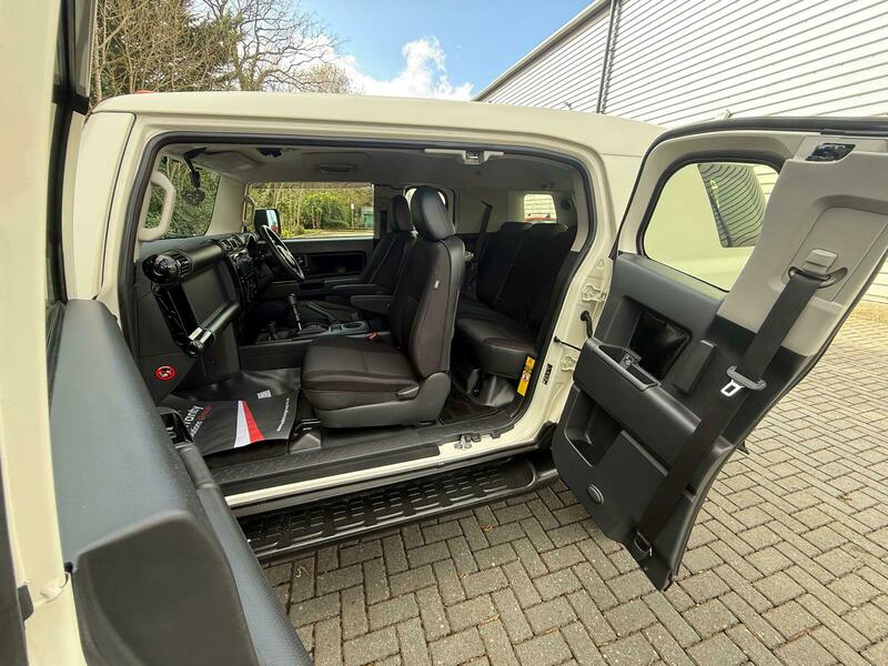 Toyota FJ Cruiser Ultimate Edition- 2014 Matt White