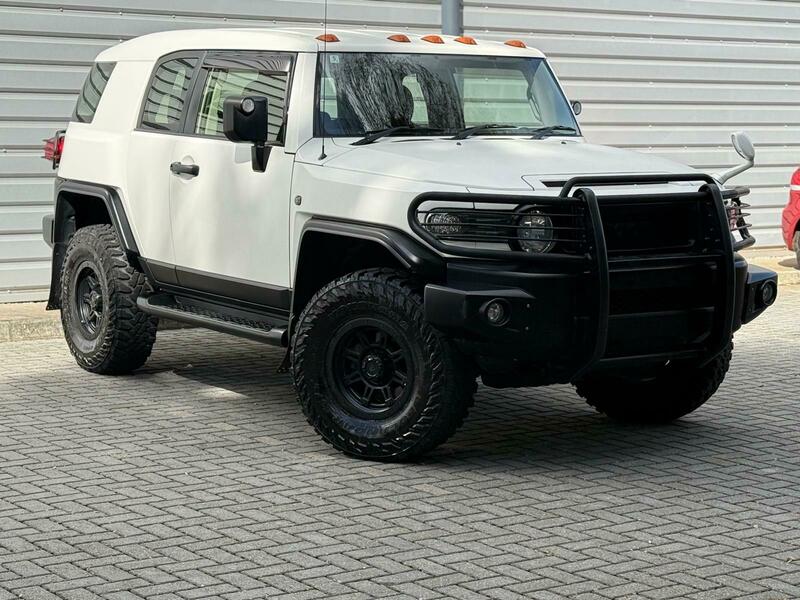 Toyota FJ Cruiser Ultimate Edition- 2014 Matt White