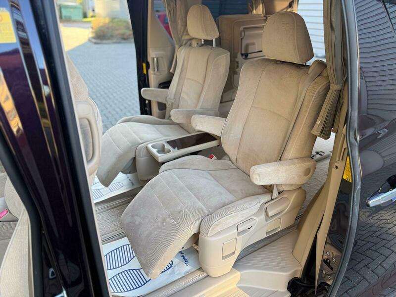 Toyota Vellfire 2013- 2.4Z Edition | Front Recliner