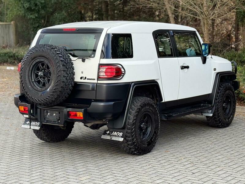 Toyota FJ Cruiser Ultimate Edition- 2014 Matt White
