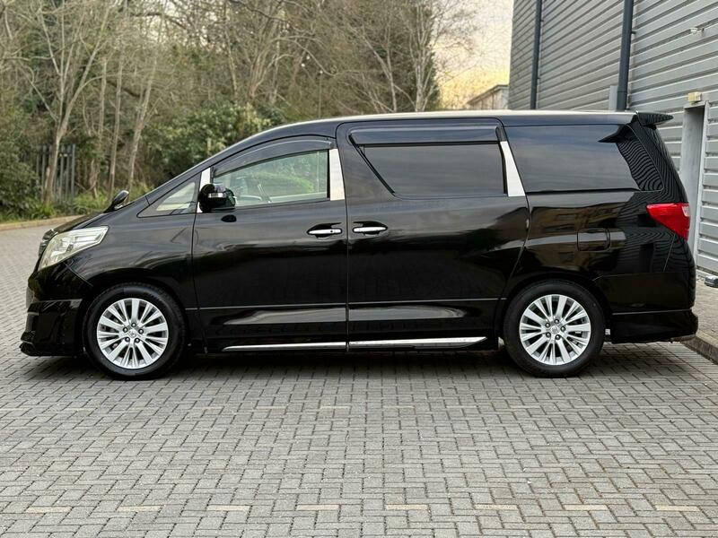 Toyota Alphard 2400cc 2014 Petrol 8 seater, stunning Bodykit