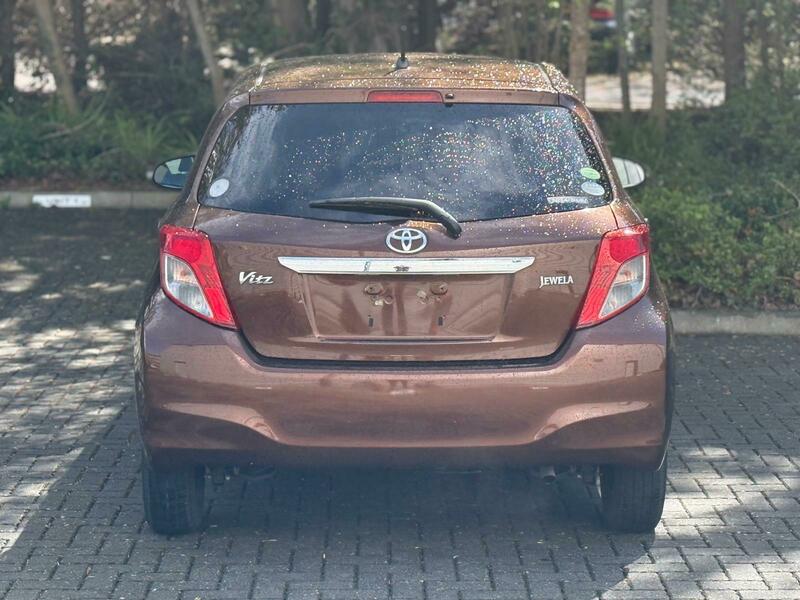 Toyota YARIS 2014-VVT-i (Jewela Spec)