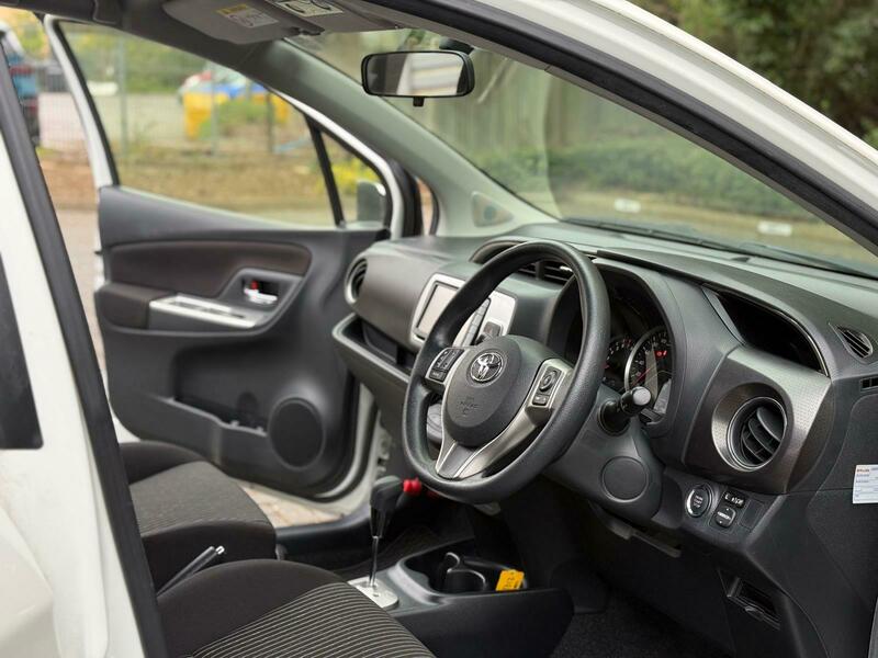 Toyota YARIS 2015 1.33 Dual VVT-i Design Multidrive S Euro 6 5dr