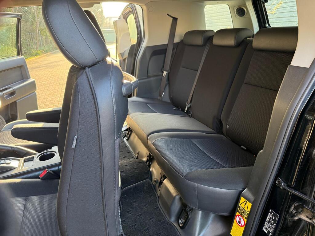 Toyota FJ Cruiser 2015- 4.L V6 4×4- Black | Immaculate Look