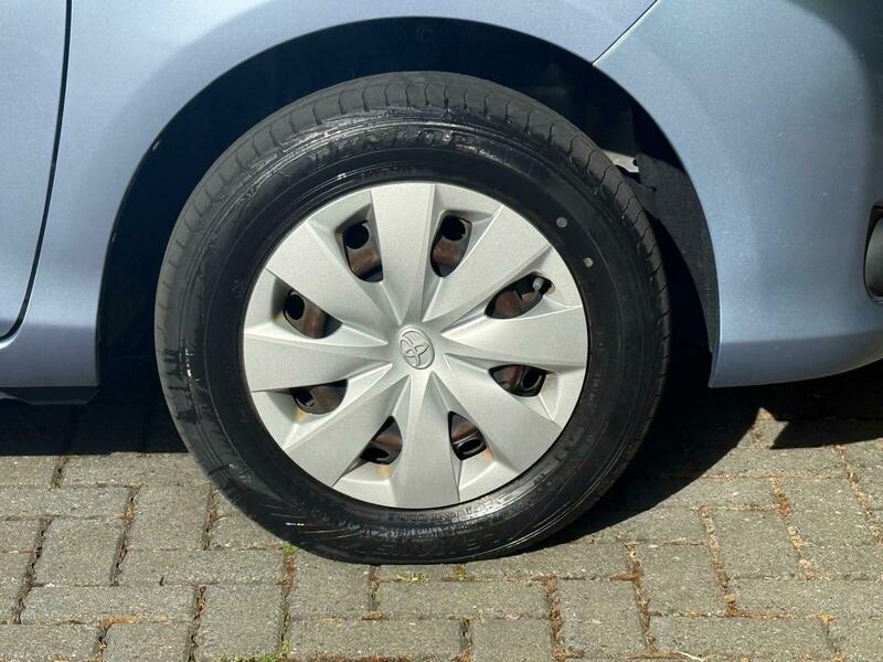 Toyota YARIS 2014 1.33 Dual VVT-i Icon Hatchback 5dr Petrol Multidrive S Euro 6 (99 p)