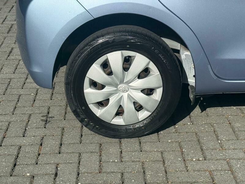 Toyota YARIS 2014 1.33 Dual VVT-i Icon Hatchback 5dr Petrol Multidrive S Euro 6 (99 p)