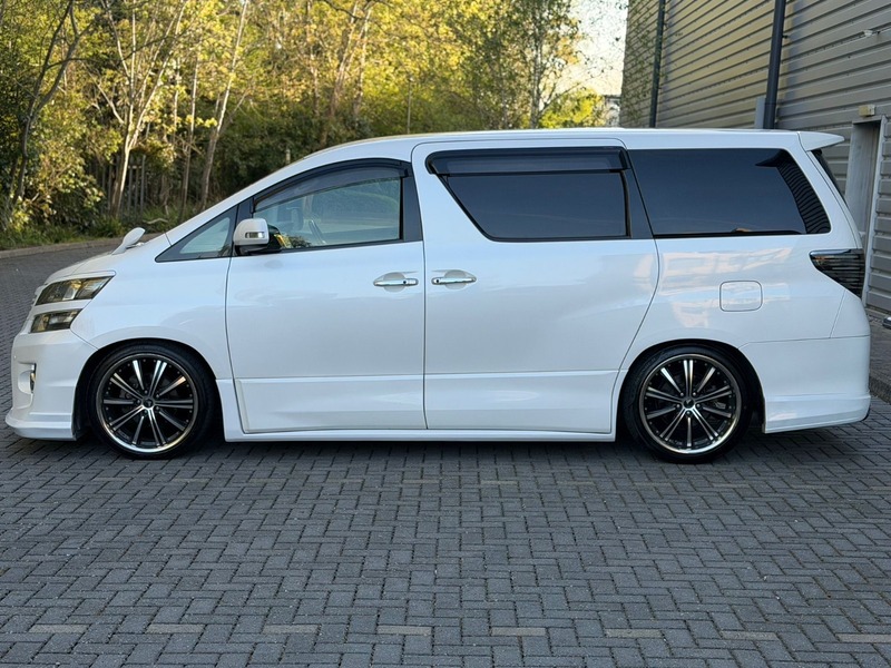 Toyota Vellfire 2400cc Petrol | 2013 | Stunning Body Kit | Luxury 7 Seater