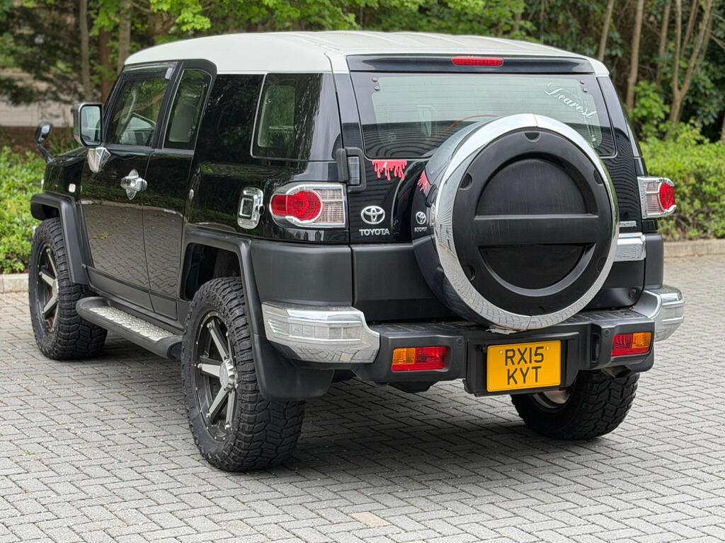 Toyota FJ Cruiser 2015- 4.L V6 4×4- Black | Immaculate Look