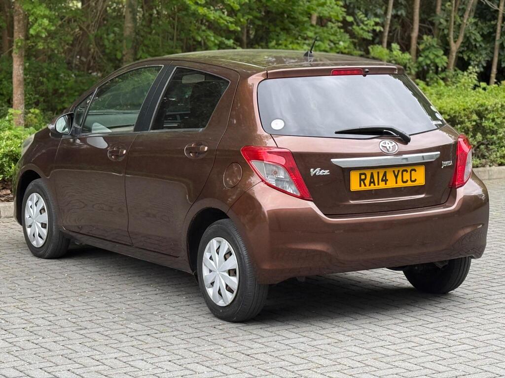 Toyota YARIS 2014-VVT-i (Jewela Spec)