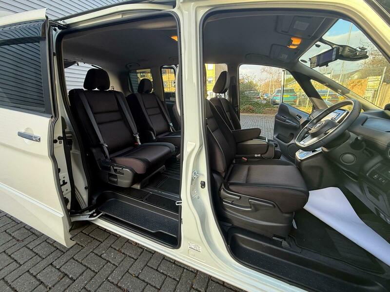 Nissan Serena Petrol Hybrid 2000cc 2017