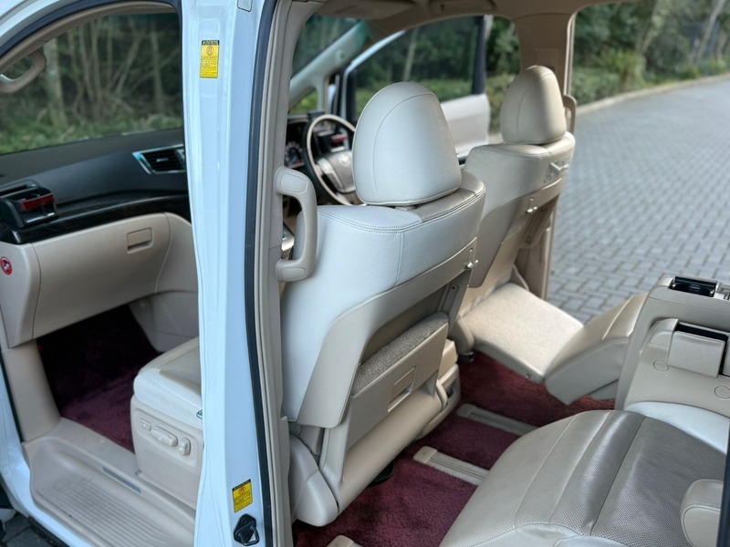 Toyota Vellfire 2013 Business Lounge | Dual sunroof 24M Warr