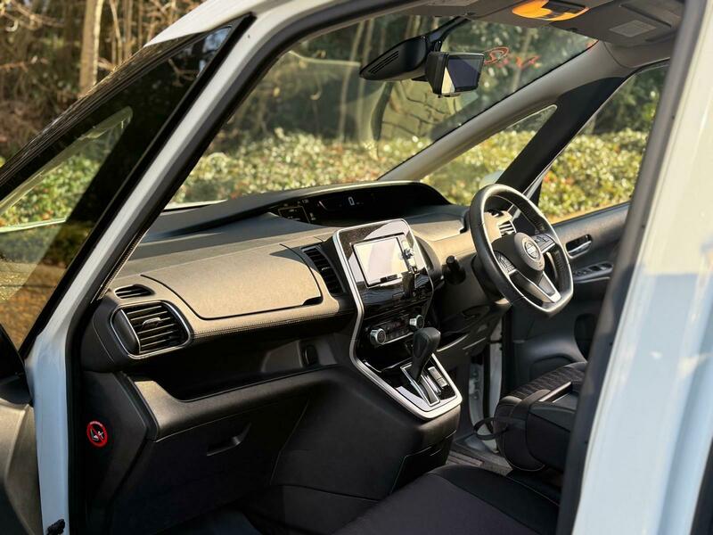 Nissan Serena Petrol Hybrid 2000cc 2017