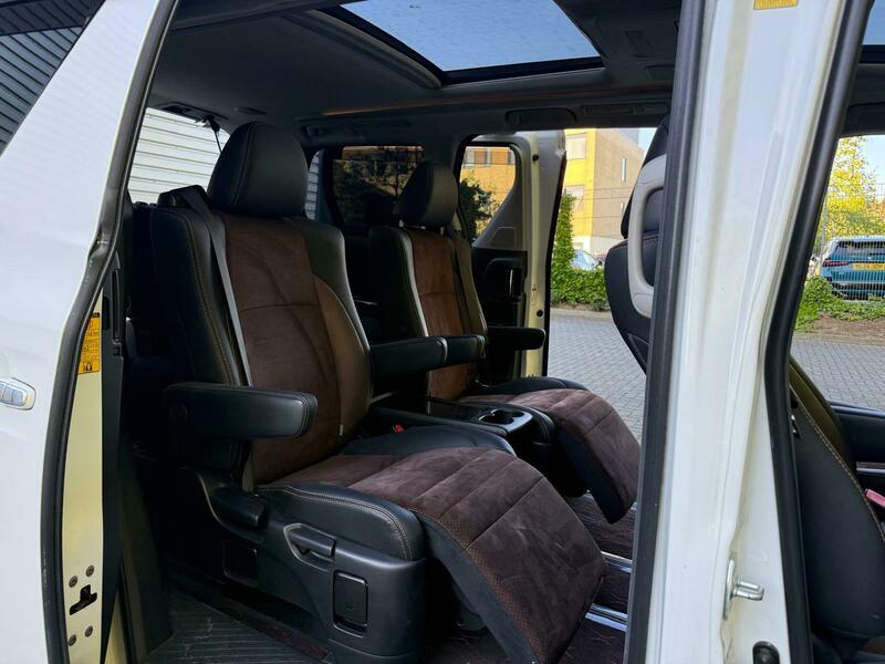 Toyota Alphard 2013 Type Gold Trim | 3.5L V6