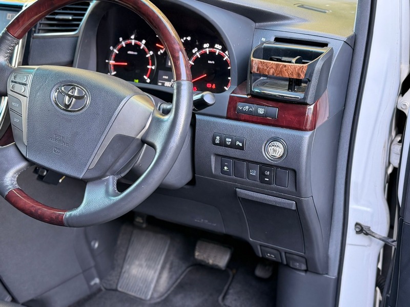 Toyota Vellfire 2400cc Petrol | 2013 | Stunning Body Kit | Luxury 7 Seater