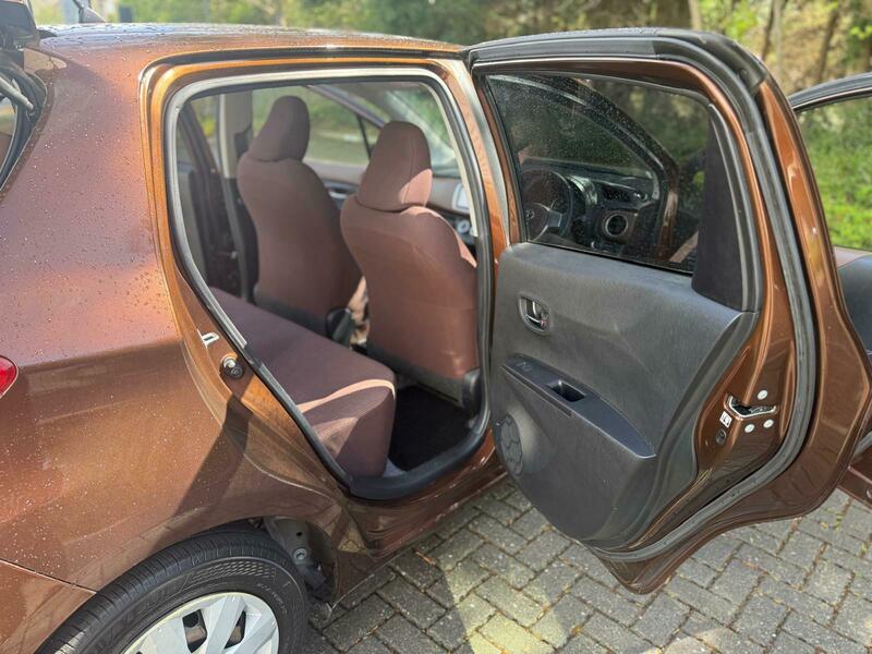 Toyota YARIS 2014-VVT-i (Jewela Spec)