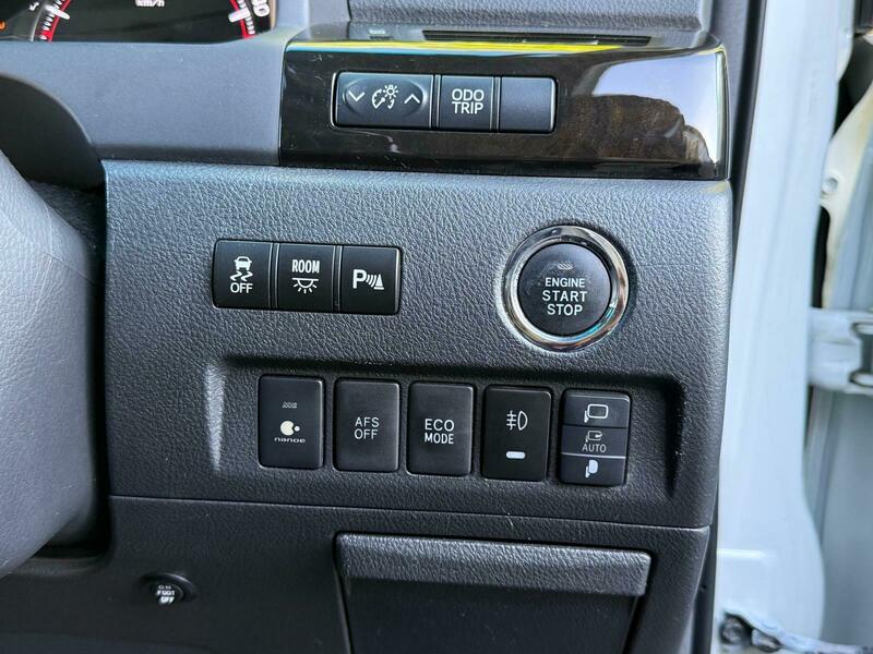 Toyota Alphard 2013 Type Gold Trim | 3.5L V6