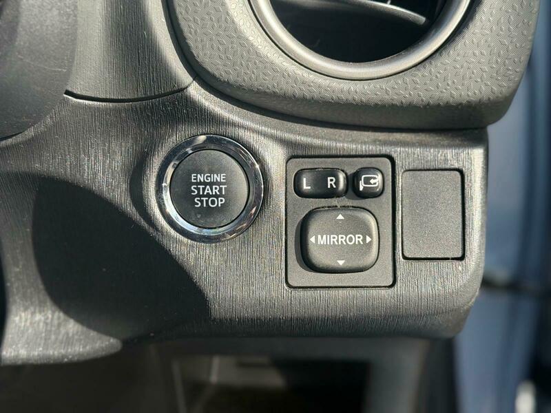 Toyota YARIS 2014 1.33 Dual VVT-i Icon Hatchback 5dr Petrol Multidrive S Euro 6 (99 p)