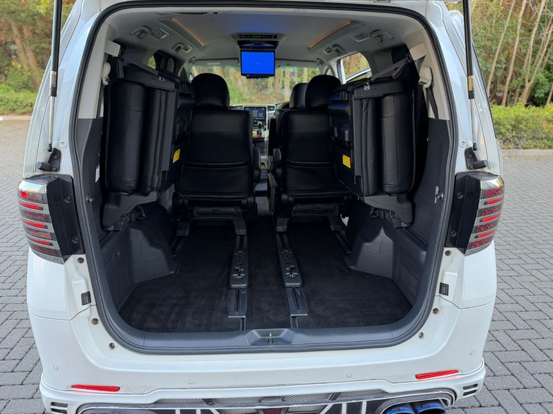 Toyota Vellfire 2400cc Petrol | 2013 | Stunning Body Kit | Luxury 7 Seater