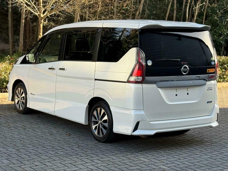 Nissan Serena Petrol Hybrid 2000cc 2017