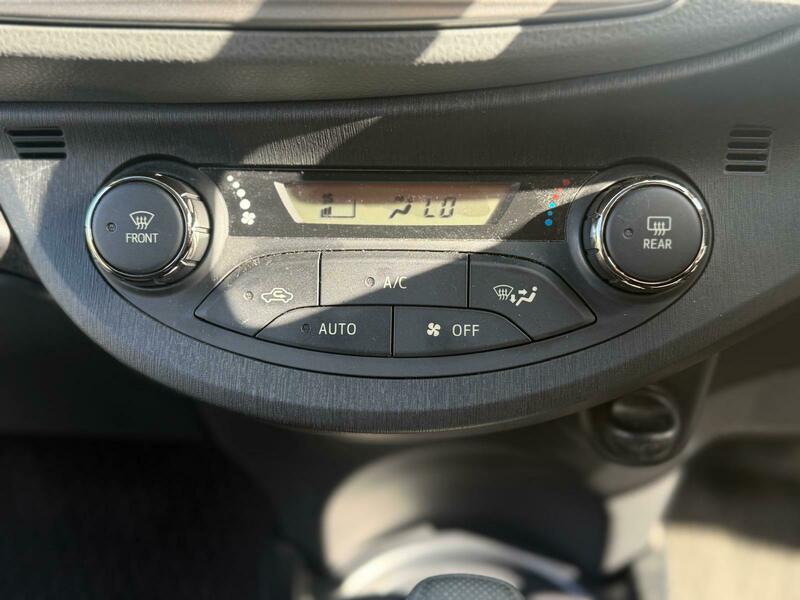 Toyota YARIS 2014 1.33 Dual VVT-i Icon Hatchback 5dr Petrol Multidrive S Euro 6 (99 p)