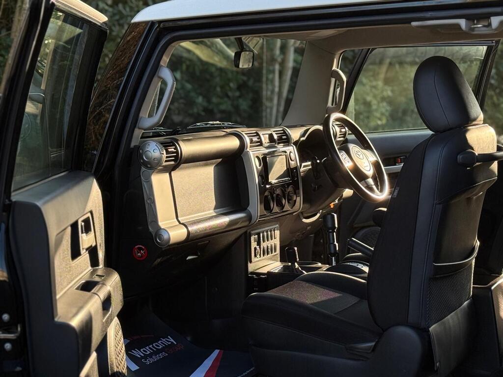 Toyota FJ Cruiser 2015- 4.L V6 4×4- Black | Immaculate Look