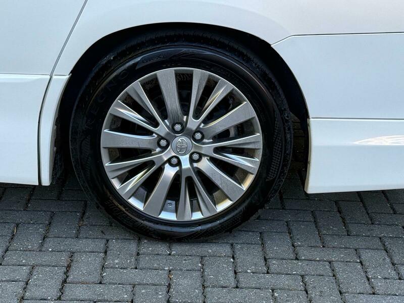 Toyota Alphard 2013 Type Gold Trim | 3.5L V6