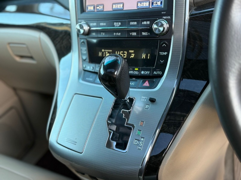 Toyota Vellfire 2013 Business Lounge | Dual sunroof 24M Warr