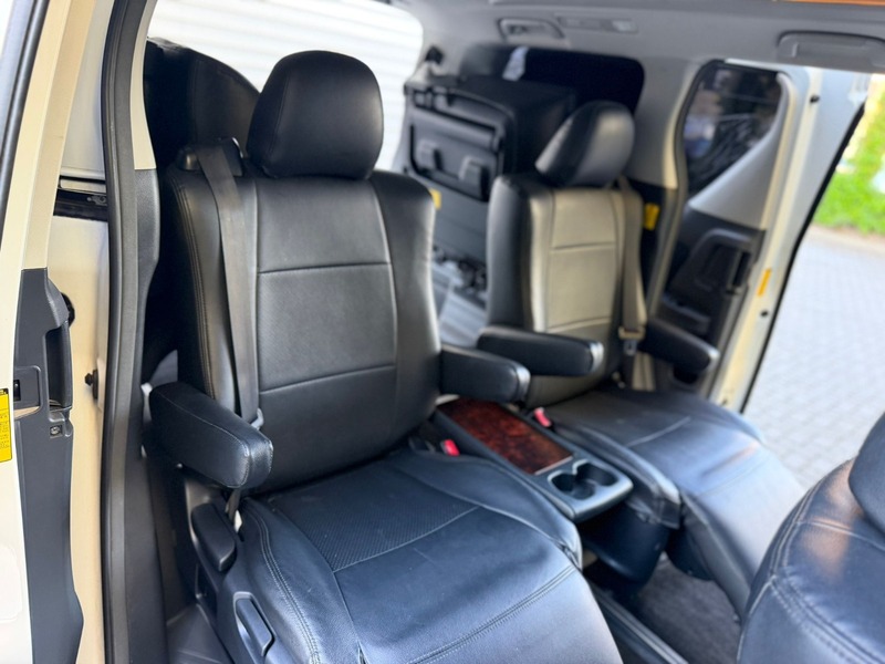 Toyota Vellfire 2400cc Petrol | 2013 | Stunning Body Kit | Luxury 7 Seater