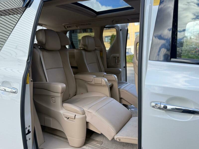 Toyota Vellfire 2014 Luxury Pack Business Edition Exceptionally Clean V6 3.5 Petrol