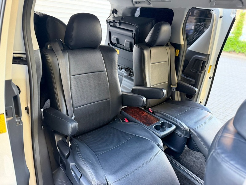 Toyota Vellfire 2400cc Petrol | 2013 | Stunning Body Kit | Luxury 7 Seater