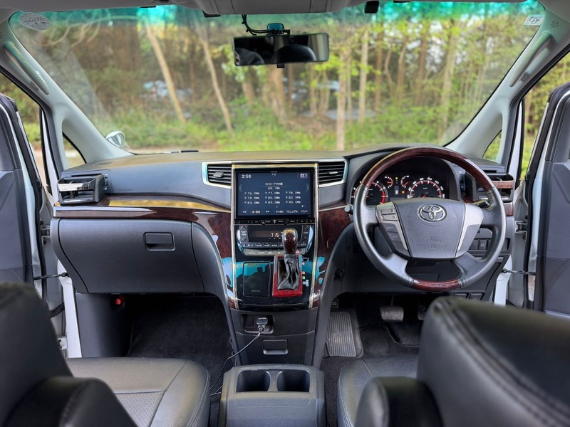 Toyota Vellfire 2400cc Petrol | 2013 | Stunning Body Kit | Luxury 7 Seater