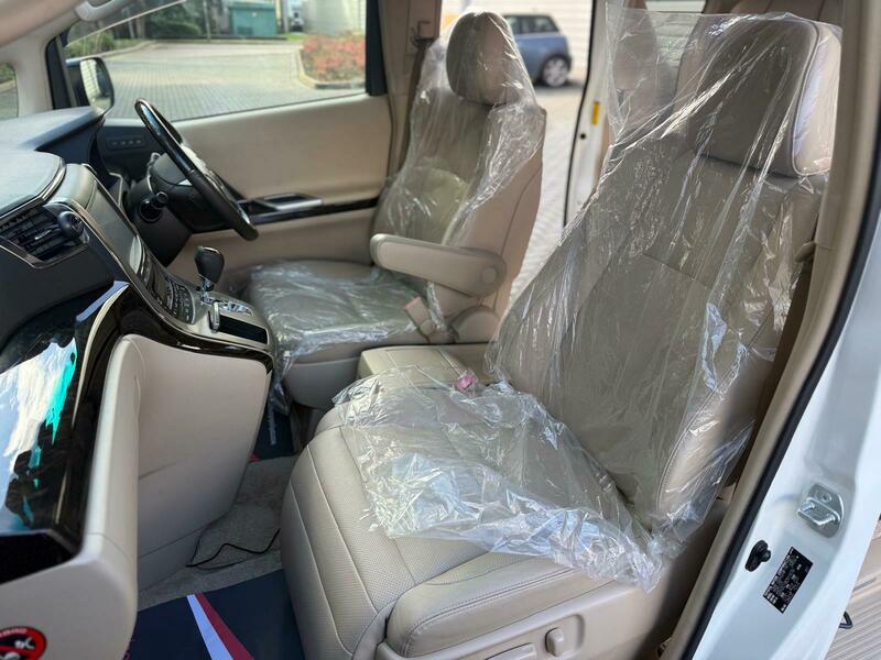 Toyota Vellfire 2014 Luxury Pack Business Edition Exceptionally Clean V6 3.5 Petrol