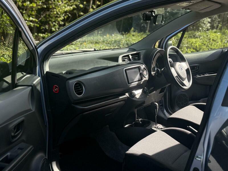 Toyota YARIS 2014 1.33 Dual VVT-i Icon Hatchback 5dr Petrol Multidrive S Euro 6 (99 p)