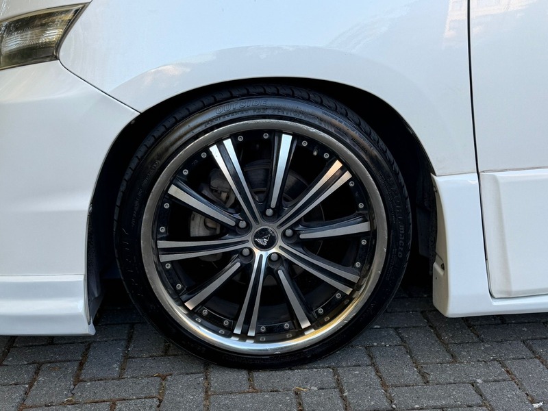 Toyota Vellfire 2400cc Petrol | 2013 | Stunning Body Kit | Luxury 7 Seater