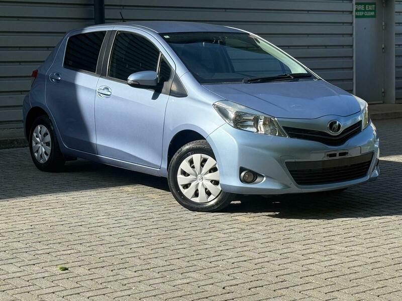 Toyota YARIS 2014 1.33 Dual VVT-i Icon Hatchback 5dr Petrol Multidrive S Euro 6 (99 p)