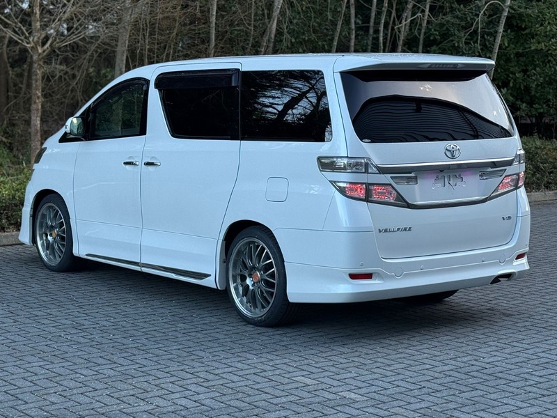 Toyota Vellfire 2013 Business Lounge | Dual sunroof 24M Warr